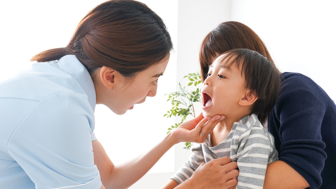 child with tongue tie